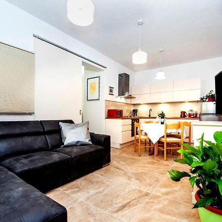 Apartments Karmen Ровінь Екстер'єр фото