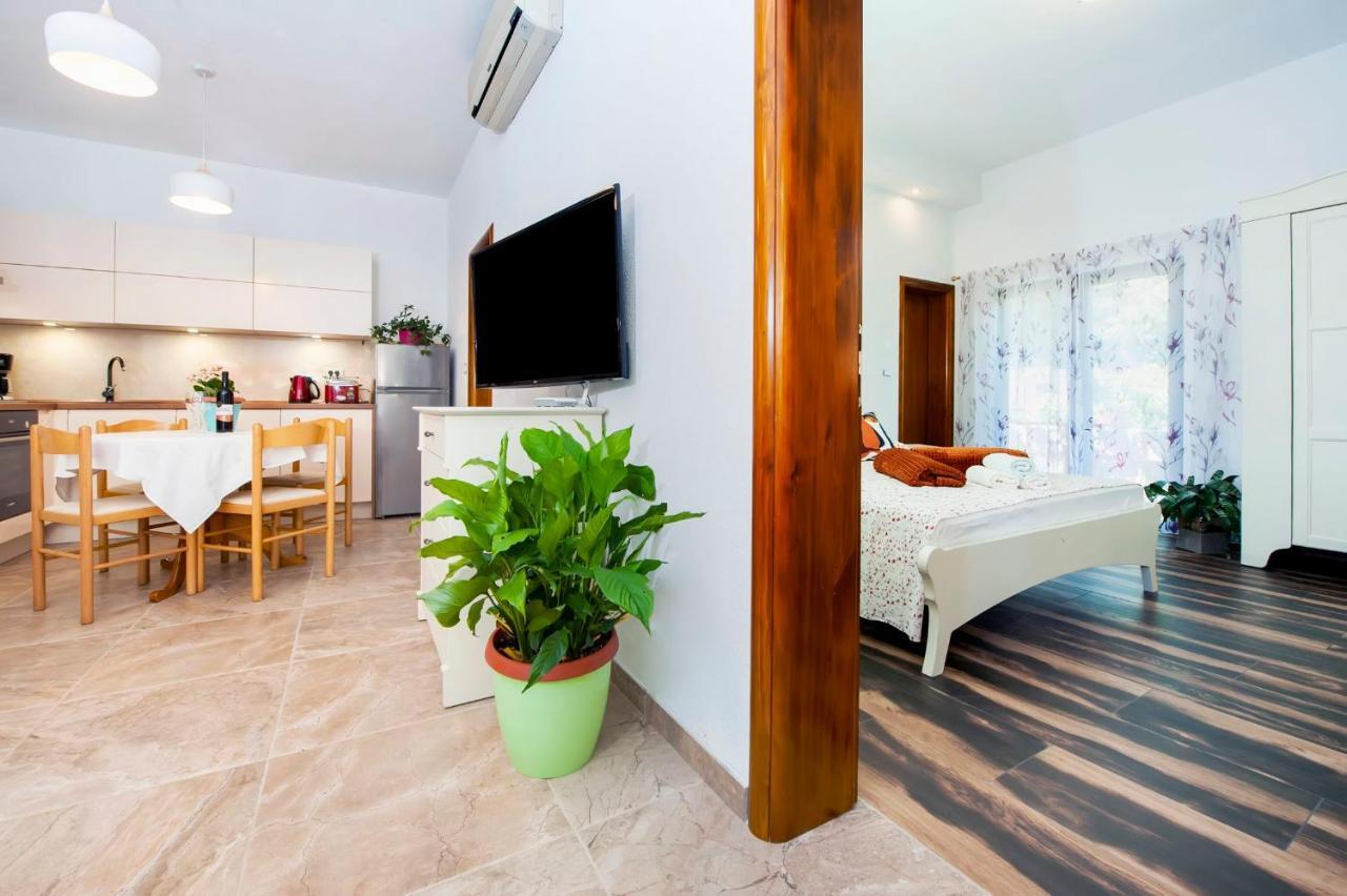 Apartments Karmen Ровінь Екстер'єр фото