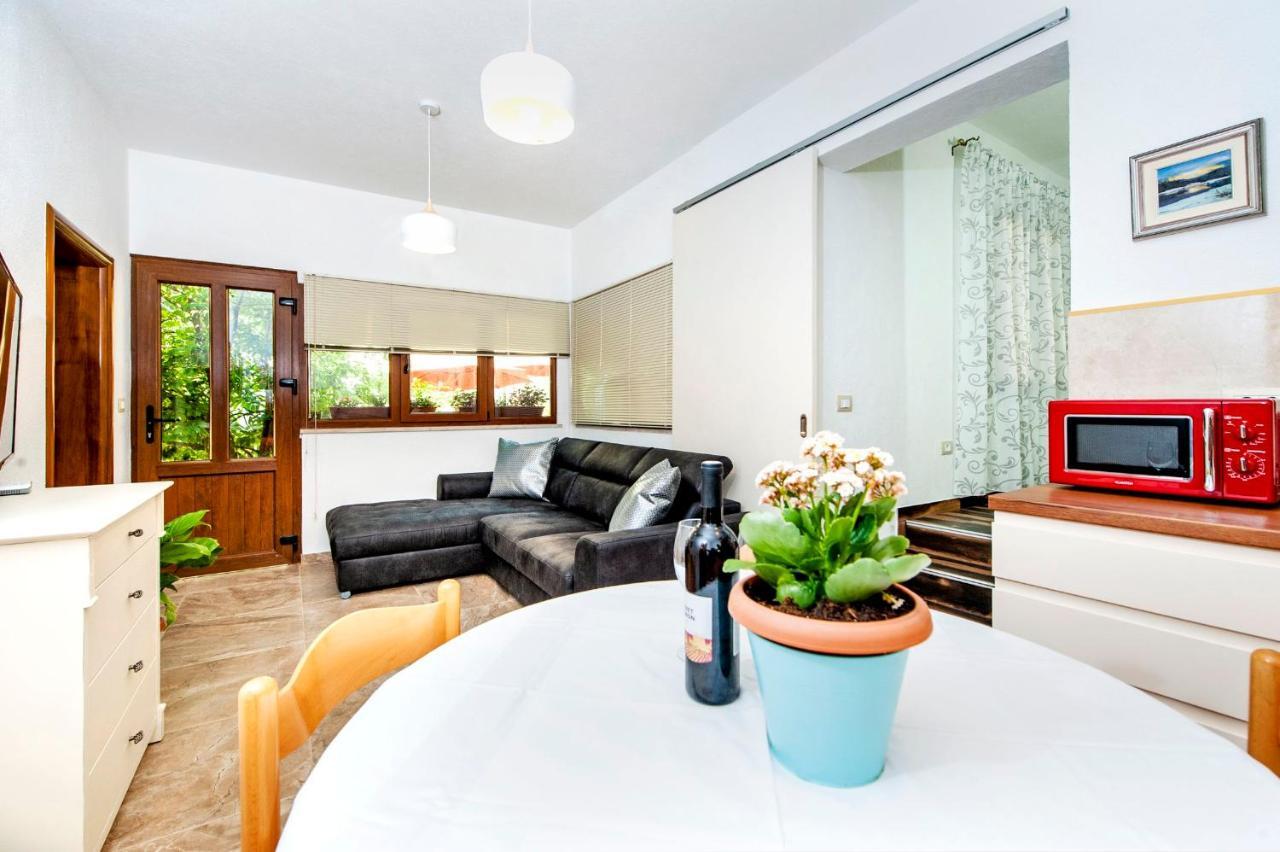 Apartments Karmen Ровінь Екстер'єр фото