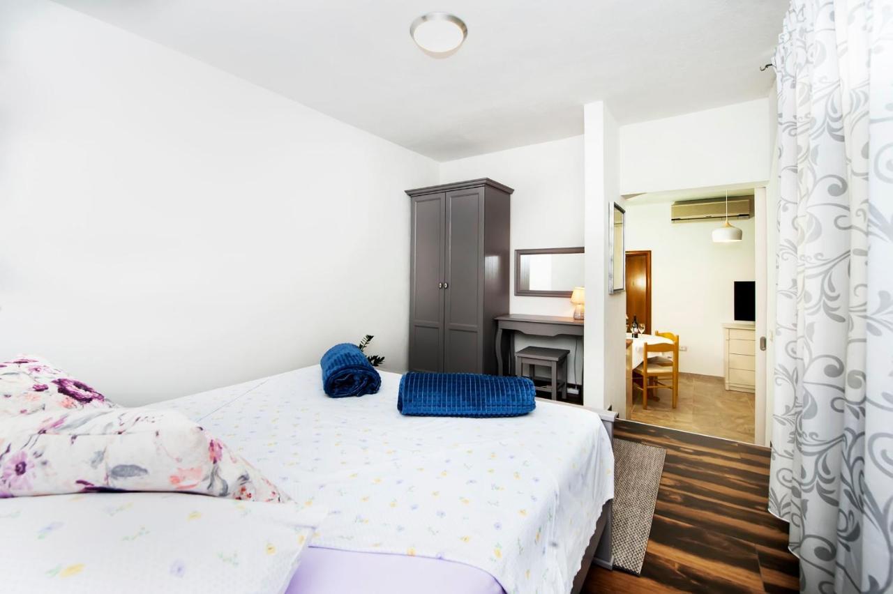 Apartments Karmen Ровінь Екстер'єр фото