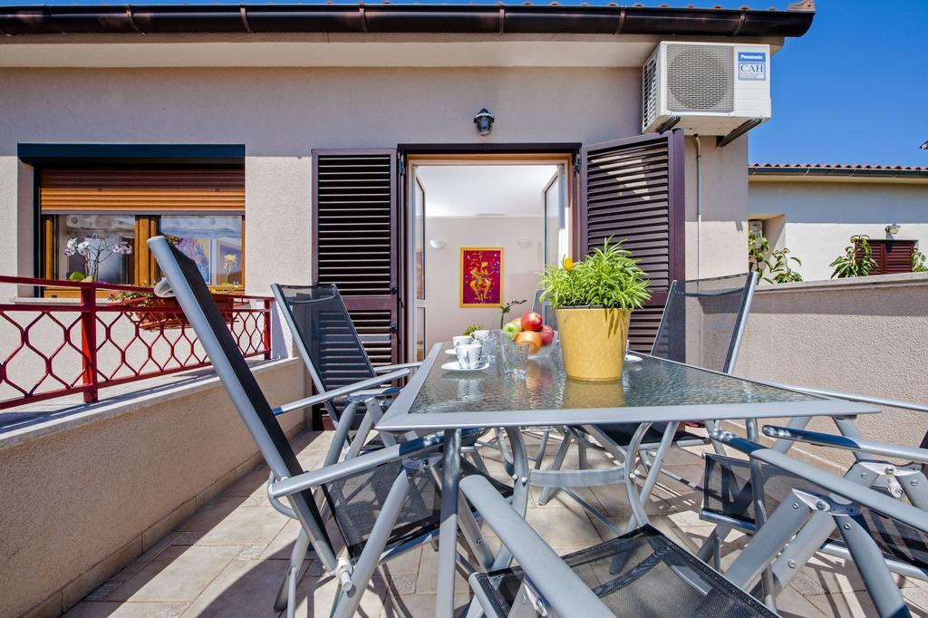 Apartments Karmen Ровінь Екстер'єр фото