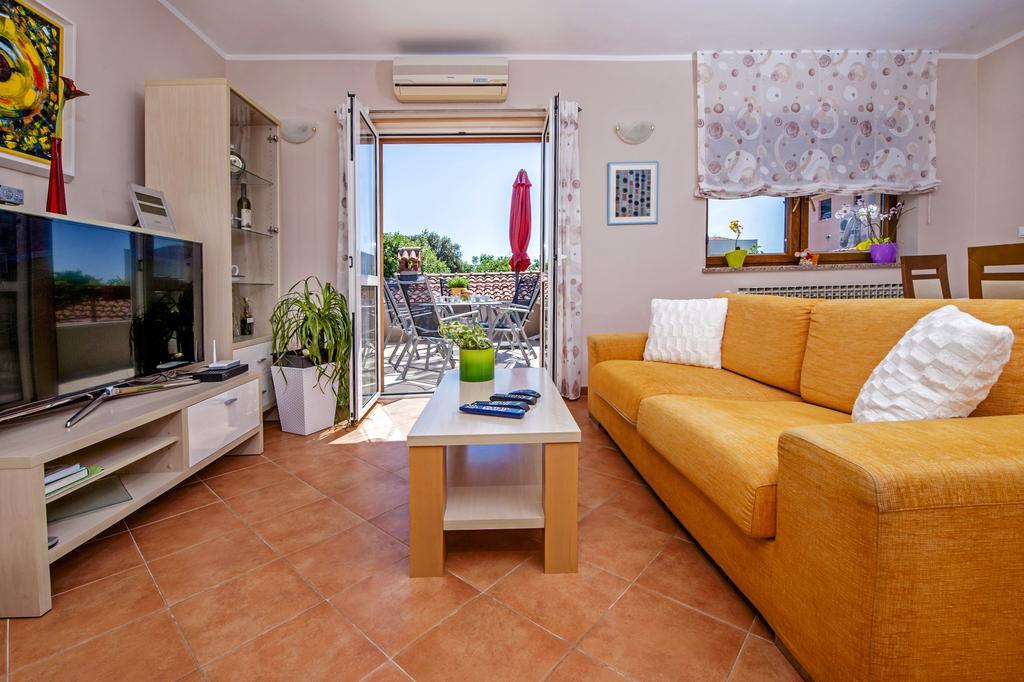 Apartments Karmen Ровінь Екстер'єр фото