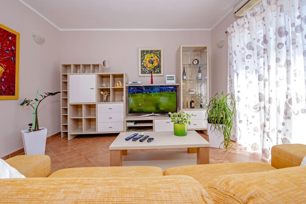 Apartments Karmen Ровінь Екстер'єр фото