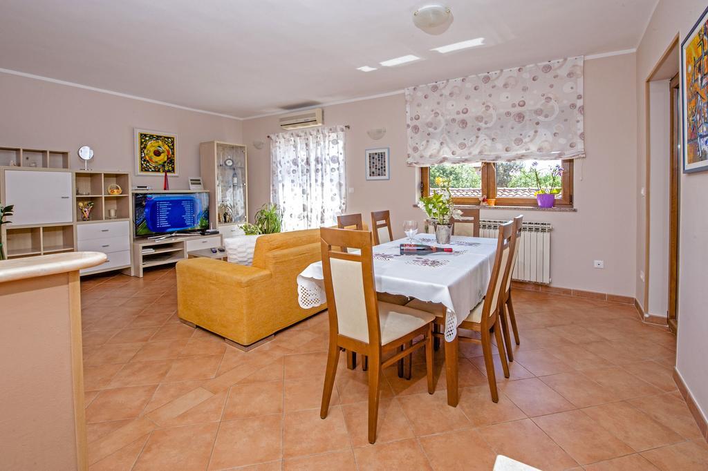 Apartments Karmen Ровінь Екстер'єр фото