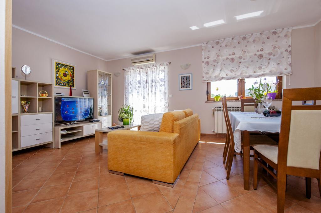 Apartments Karmen Ровінь Екстер'єр фото