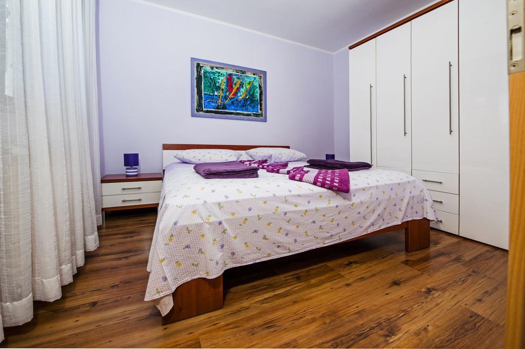 Apartments Karmen Ровінь Екстер'єр фото