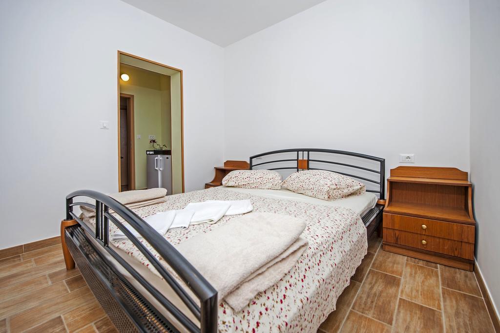 Apartments Karmen Ровінь Екстер'єр фото