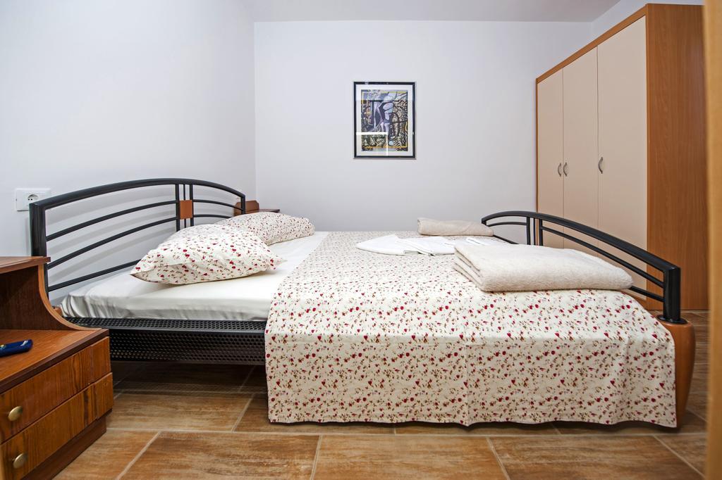 Apartments Karmen Ровінь Екстер'єр фото