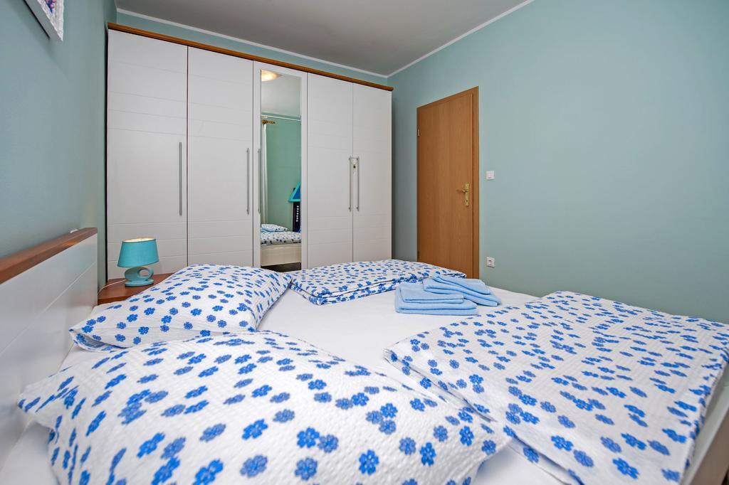 Apartments Karmen Ровінь Екстер'єр фото