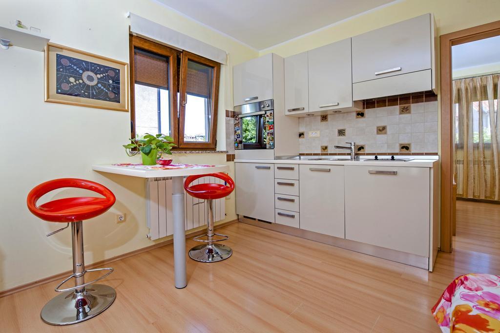 Apartments Karmen Ровінь Екстер'єр фото