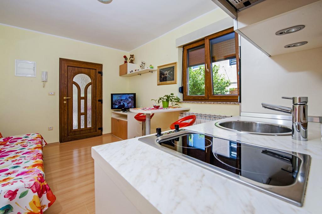 Apartments Karmen Ровінь Екстер'єр фото