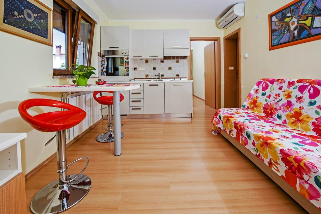 Apartments Karmen Ровінь Екстер'єр фото