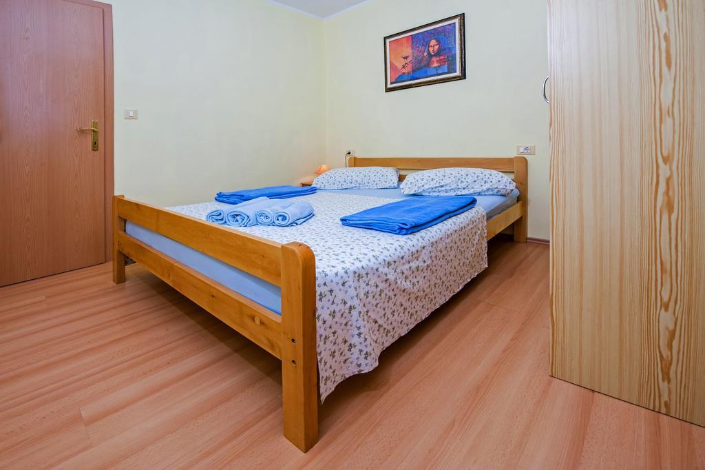 Apartments Karmen Ровінь Екстер'єр фото