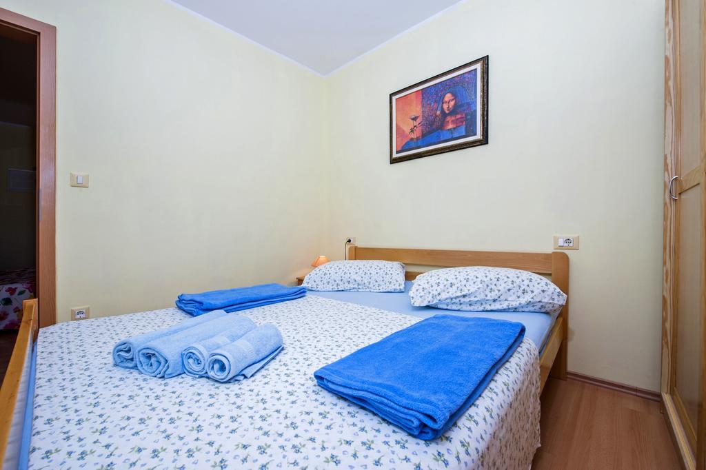 Apartments Karmen Ровінь Екстер'єр фото